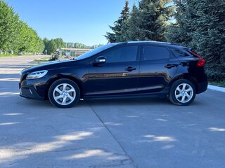 2017 Volvo V40 Cross Country I Рестайлинг, чёрный, 1520000 рублей, вид 3