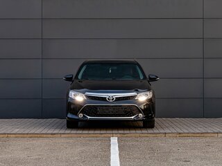 2015 Toyota Camry VII (XV50) Рестайлинг, чёрный, 1795000 рублей, вид 2