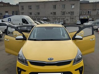 2019 Kia Rio IV, жёлтый, 1390000 рублей, вид 1