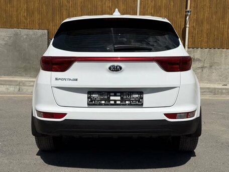 2018 Kia Sportage IV, белый, 1900000 рублей, вид 5