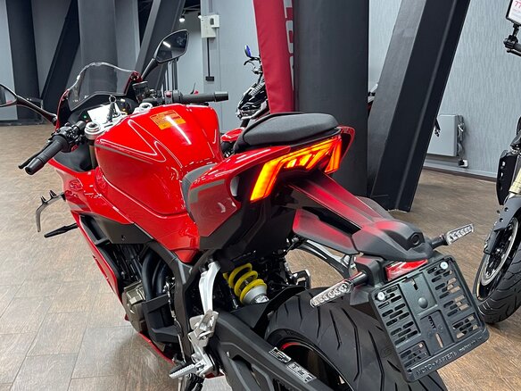 2026 QJMotor SRK 800 RR, красный, 859000 рублей - вид 10