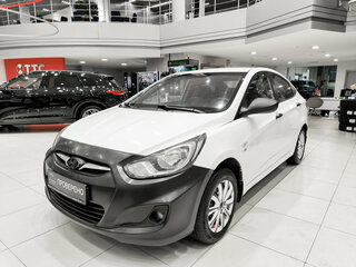 2013 Hyundai Solaris I, белый, 480000 рублей, вид 1