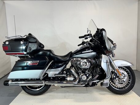 2012 Harley-Davidson Electra Glide, серебристый, 749000 рублей, вид 1