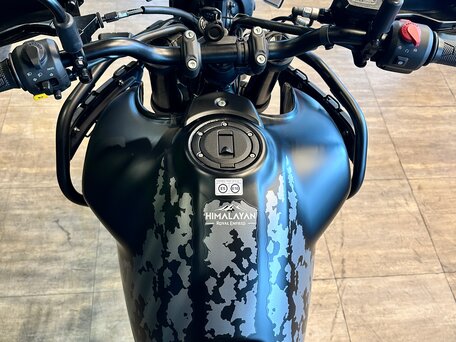2026 Royal Enfield Himalayan, чёрный, 620000 рублей, вид 4