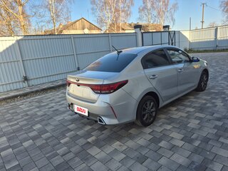 2021 Kia Rio IV Рестайлинг, серый, 1650000 рублей, вид 5