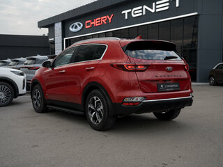 2019 Kia Sportage IV Рестайлинг, красный, 2060000 рублей, вид 4