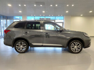 2019 Mitsubishi Outlander III Рестайлинг 3, серый, 1690000 рублей, вид 4