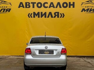 2013 Volkswagen Polo V, серебристый, 740000 рублей, вид 4