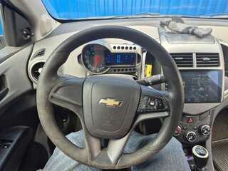 2013 Chevrolet Aveo II, белый, 500000 рублей, вид 3