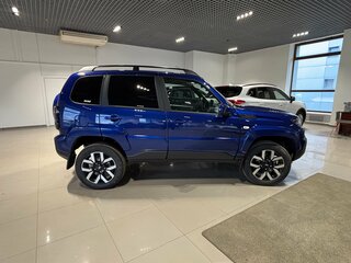 2026 Lada (ВАЗ) Niva Travel I Рестайлинг, синий, 1737000 рублей, вид 4