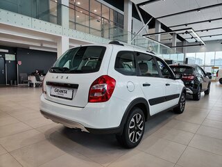 2026 Lada (ВАЗ) Granta Cross I Рестайлинг, белый, 1216000 рублей, вид 4