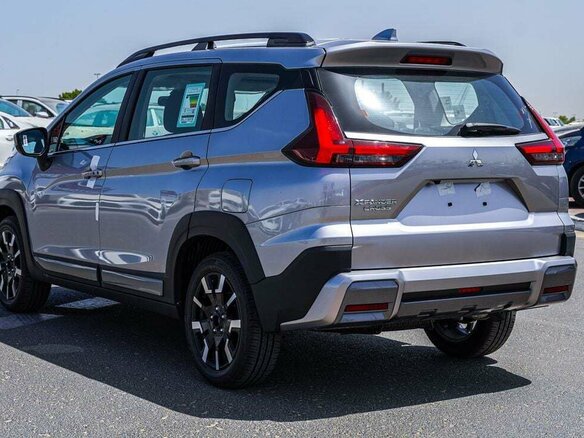 2025 Mitsubishi Xpander Cross I Рестайлинг 2, серебристый, 2850000 рублей - вид 3