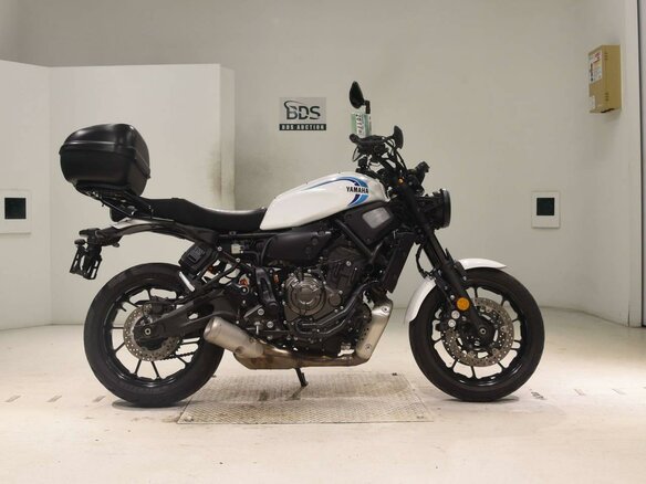 2022 Yamaha XSR700, белый, 747000 рублей - вид 1