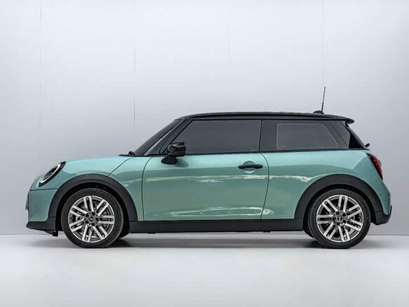 2025 Mini Hatch C IV (F65/F66/J01), зелёный, 3520000 рублей - вид 3