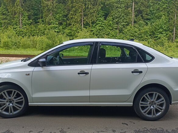 2018 Volkswagen Polo V Рестайлинг, белый, 780000 рублей - вид 6