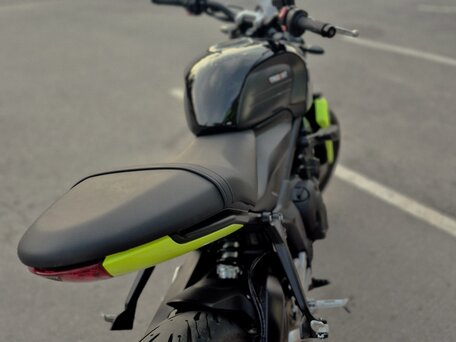 2024 Triumph Trident 660, чёрный, 840000 рублей, вид 5