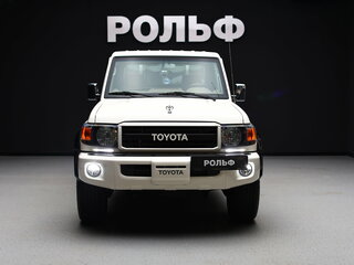 2022 Toyota Land Cruiser 79 70 Series Рестайлинг 1, белый, 8490000 рублей, вид 3