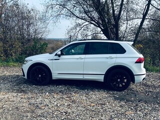2021 Volkswagen Tiguan II Рестайлинг, белый, 4150000 рублей, вид 4