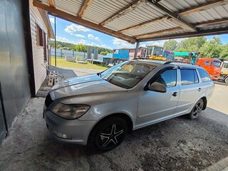 2011 Skoda Octavia II (A5) Рестайлинг, белый, 880000 рублей, вид 3