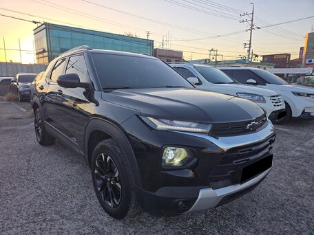 2021 Chevrolet TrailBlazer III, чёрный, 2000000 рублей, вид 3