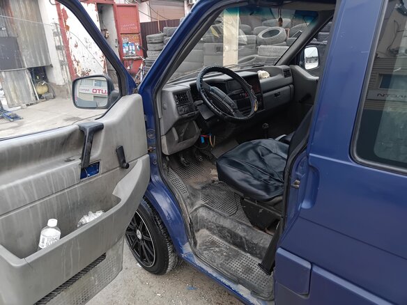 1991 Volkswagen Transporter T4, синий, 430000 рублей - вид 9