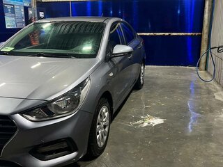 2019 Hyundai Solaris II, серый, 900000 рублей, вид 1