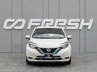 2018 Nissan Note e-Power II Рестайлинг, белый, 1240000 рублей, вид 3