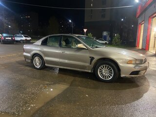 2002 Mitsubishi Galant VIII Рестайлинг, золотистый, 260000 рублей, вид 2