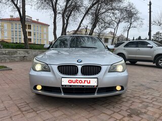 2004 BMW 5 серии 520i V (E60/E61), серебристый, 920000 рублей, вид 2