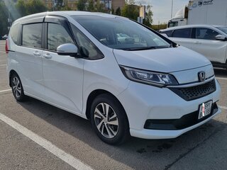 2022 Honda Freed+ II Рестайлинг, белый, 2130000 рублей, вид 2