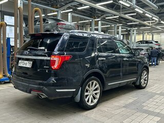 2018 Ford Explorer V Рестайлинг, чёрный, 2674000 рублей, вид 3