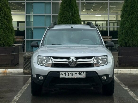 2017 Renault Duster I Рестайлинг, серебристый, 1650000 рублей - вид 1