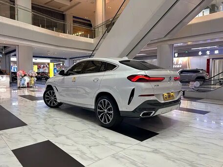 2022 BMW X6 30i III (G06), белый, 6431000 рублей, вид 3