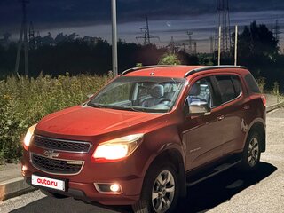 2013 Chevrolet TrailBlazer II, красный, 1400000 рублей, вид 2