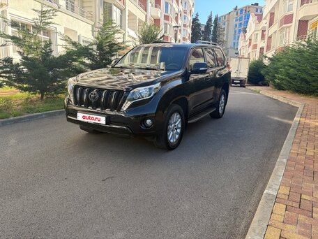 2016 Toyota Land Cruiser Prado 150 Series Рестайлинг 1, чёрный, 3325000 рублей, вид 3