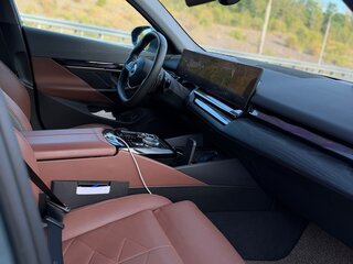 2023 BMW 5 серии 530i xDrive VIII (G60/G61/G68), зелёный, 6580000 рублей, вид 4