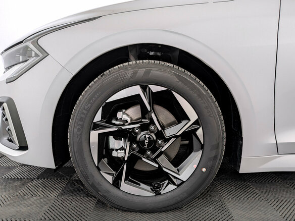 2026 Kia K5 III Рестайлинг, белый, 4630000 рублей - вид 17