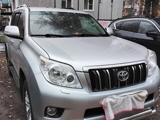 2013 Toyota Land Cruiser Prado 150 Series, серебристый, 2700000 рублей, вид 3