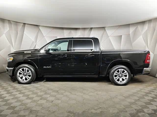 2023 Ram 1500 Crew Cab V, чёрный, 8351000 рублей, вид 5