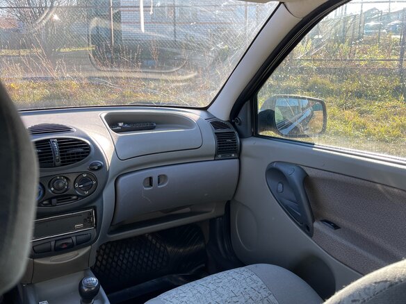 2010 Lada (ВАЗ) Kalina I, чёрный, 160000 рублей - вид 3