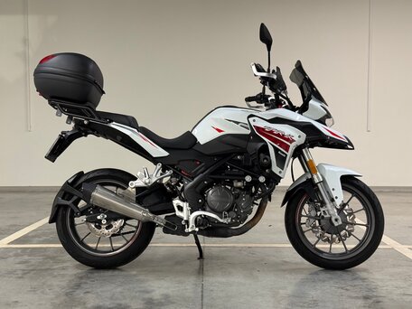 2023 Benelli TRK 251, белый, 299990 рублей, вид 1