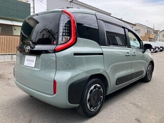 2023 Toyota Sienta III, голубой, 1210000 рублей, вид 5