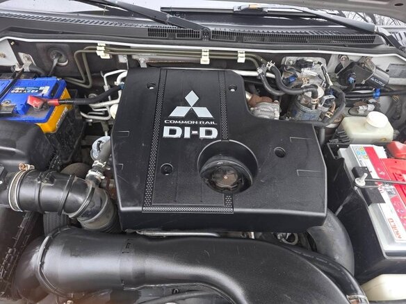 2011 Mitsubishi Pajero IV Рестайлинг 1, серебристый, 2100000 рублей - вид 21