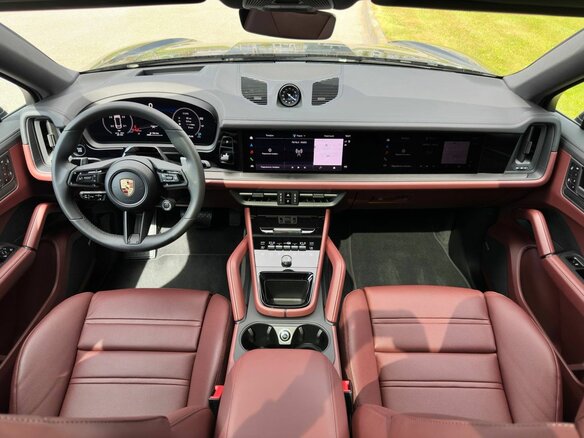 2026 Porsche Cayenne Coupé III Рестайлинг, чёрный - вид 15