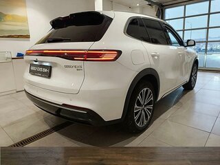 2026 Geely EX5 Гибрид EM-R, белый, 3829990 рублей, вид 2