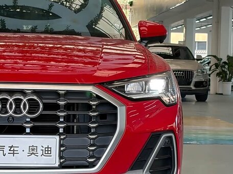 2023 Audi Q3 35 TFSI II (F3), красный, 2140000 рублей, вид 4