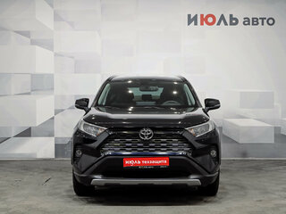 2021 Toyota RAV4 V (XA50), чёрный, 3650000 рублей, вид 2