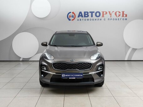 2020 Kia Sportage IV Рестайлинг, коричневый, 2081000 рублей, вид 3