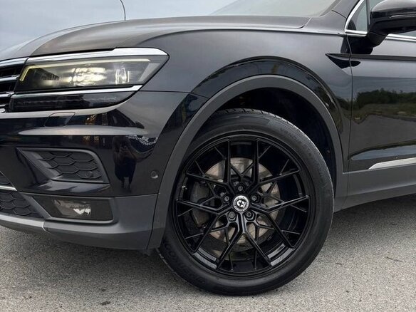 2017 Volkswagen Tiguan II, чёрный, 3440000 рублей - вид 6