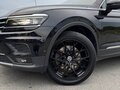 2017 Volkswagen Tiguan II, чёрный, 3440000 рублей - вид 6